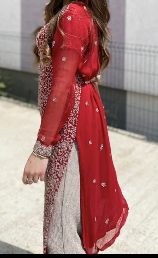 Crvena bluza duza