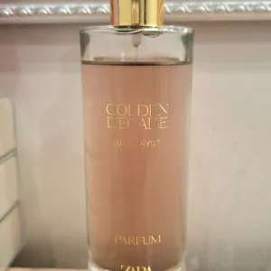 Zara Golden Decade Amethyst parfem