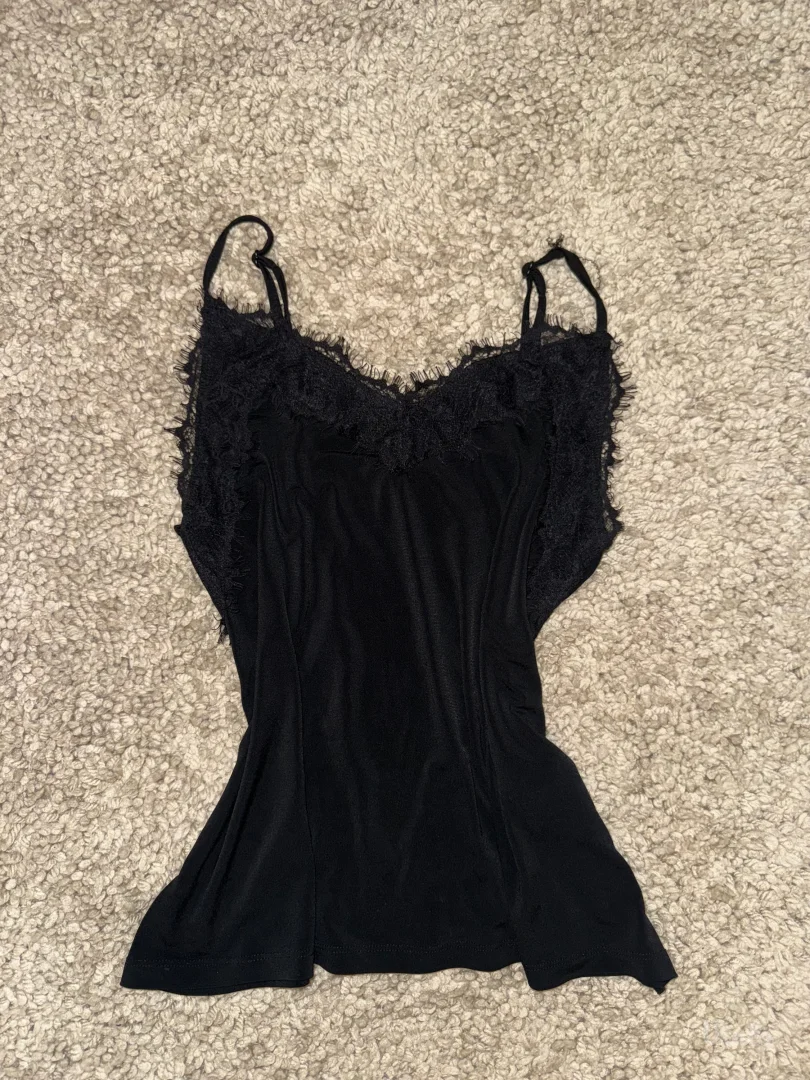 Ženska majica sa čipkom