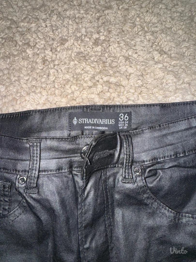 Kožne pantalone Stradivarius