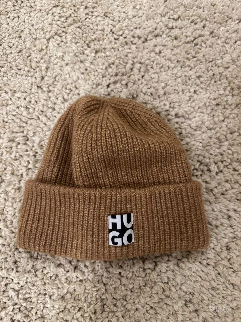 Vunena ženska kapa Hugo original