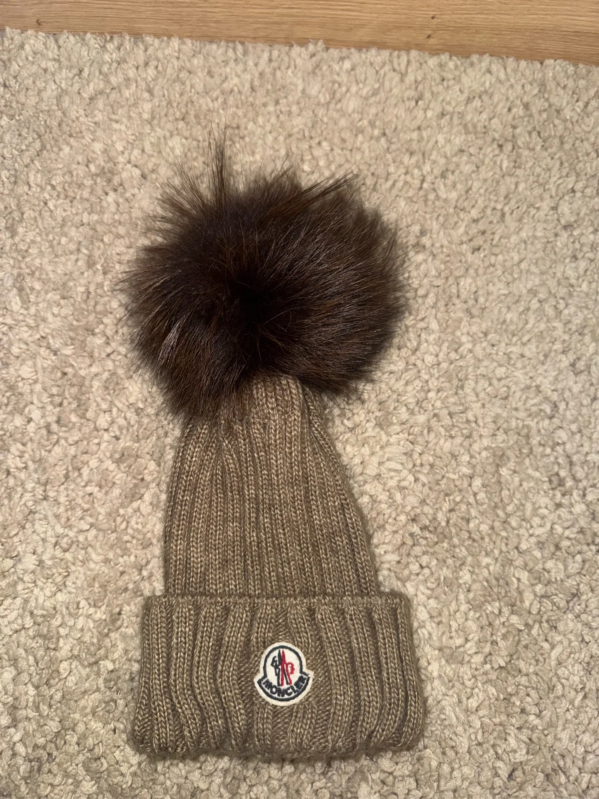 Ženska kapa Moncler