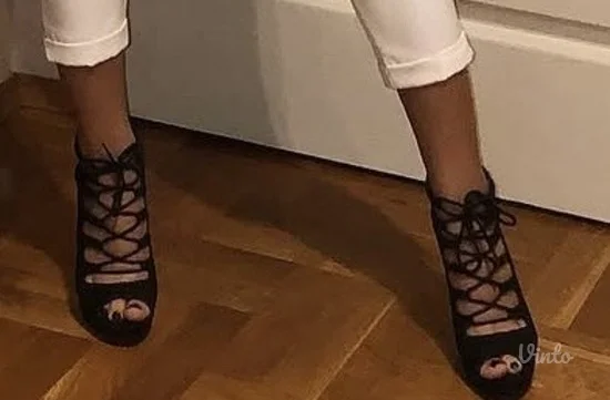 Crne sandale sa pertlama Catwalk