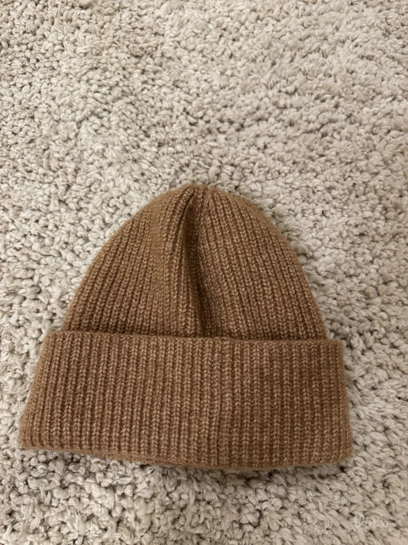 Vunena ženska kapa Hugo original