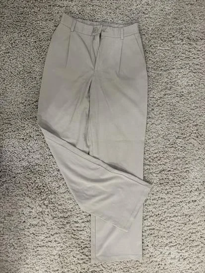 Ženske pantalone Stradivarius SNIŽENE