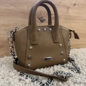 Kožna torbica Manual Co