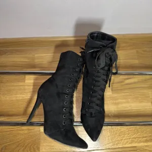 Ženske čizme na štiklu (37)