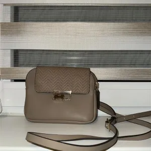 ŽENSKA TORBA PARFOIS