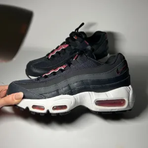 NIKE AIR MAX 95