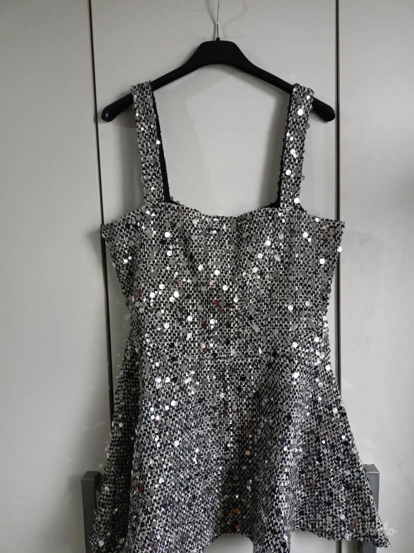 Nova, elegantna, Boohoo haljina