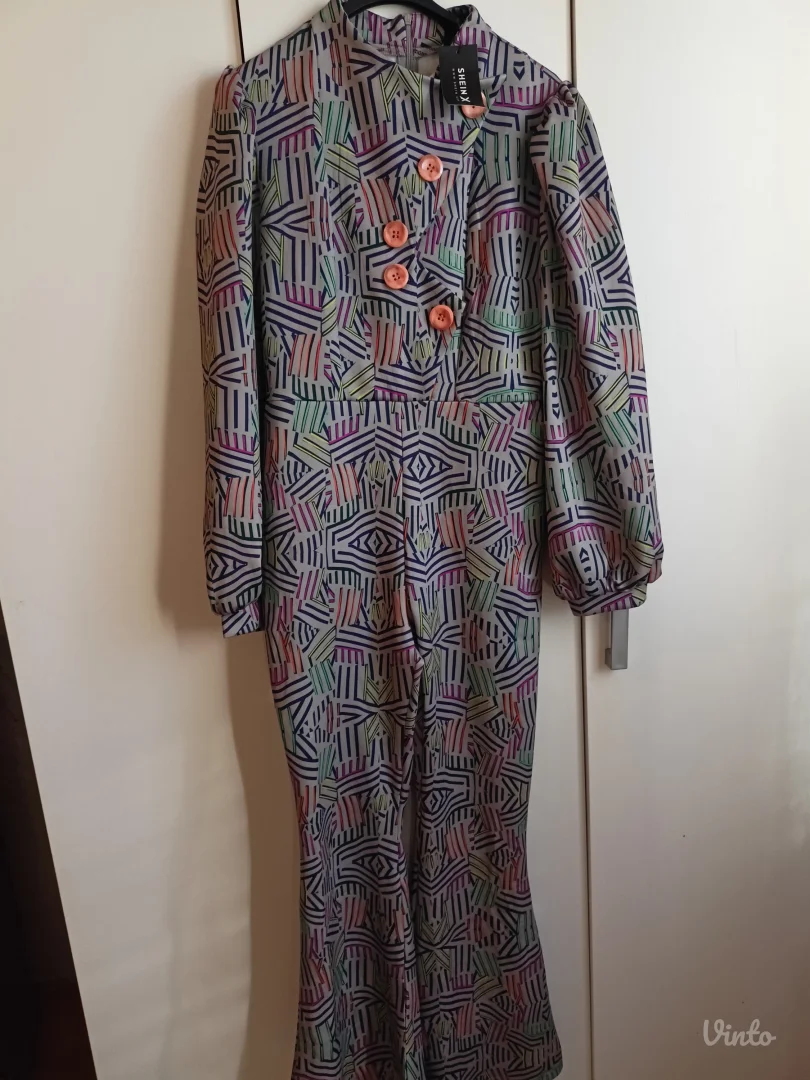 Nov, šareni kombinezon