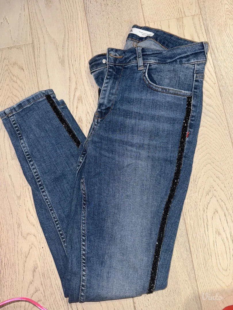 Zara farmerke sa sljokicama