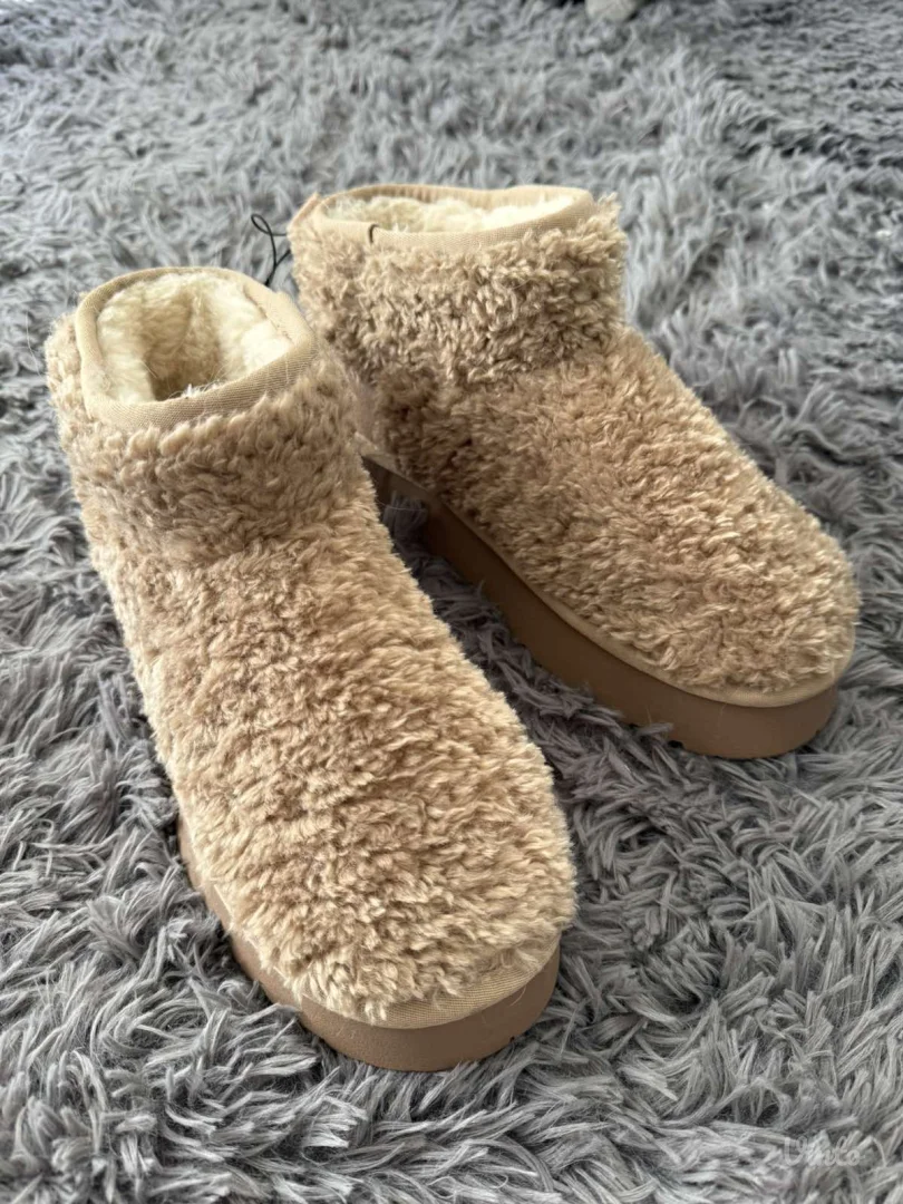 Čizmice nove sa krznom