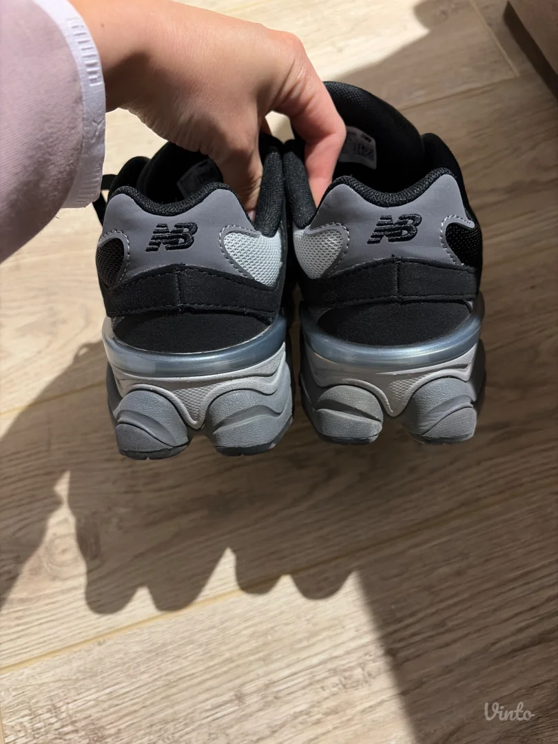 Patike New Balance 9060 37br