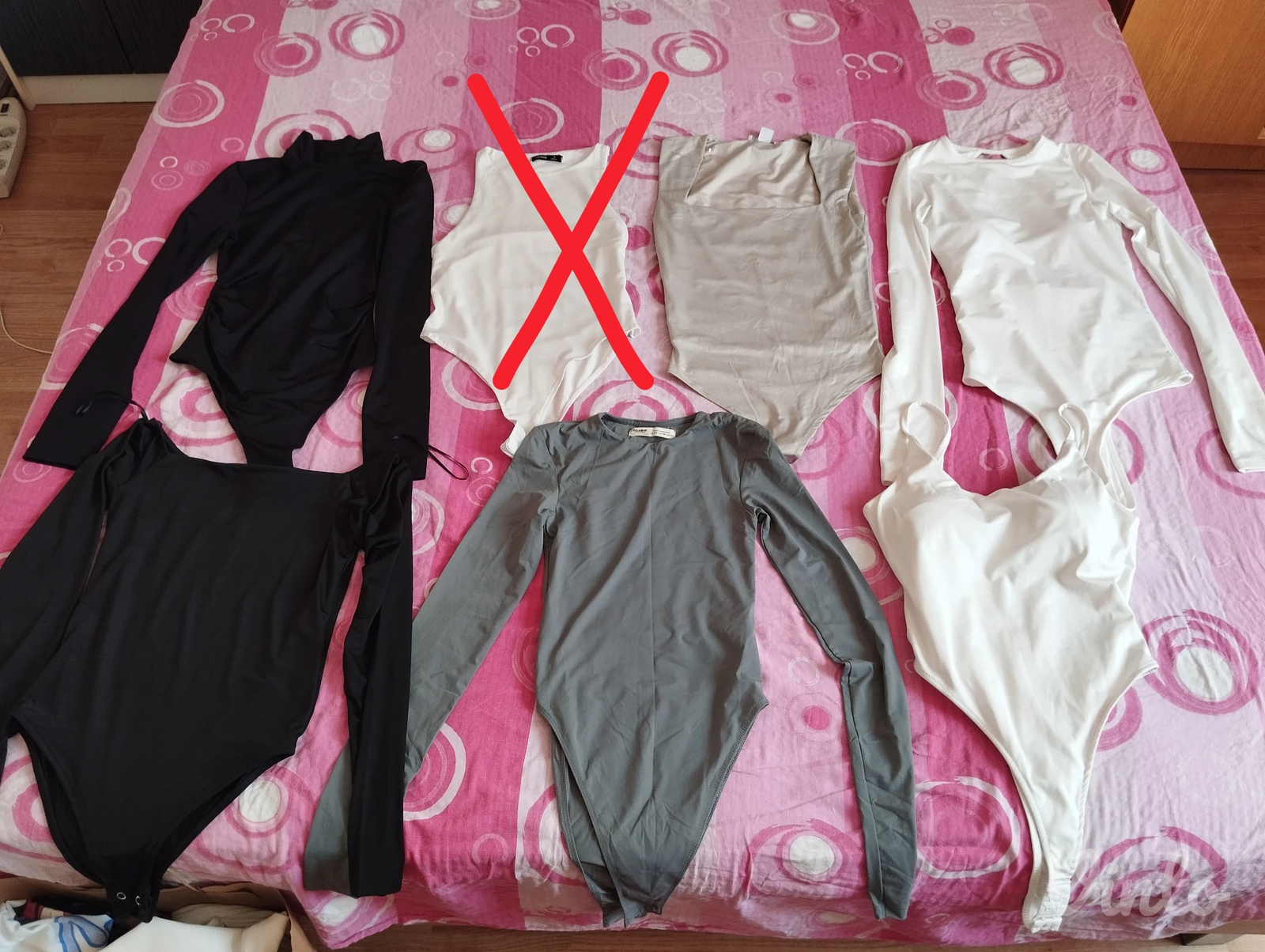 LOT prelepih bodija 6 kom (XS/S) - Kao novi