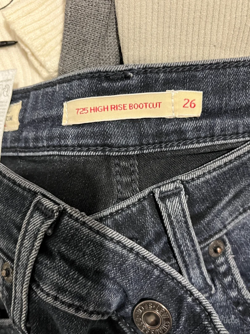 Levis 725 bootcut duboke