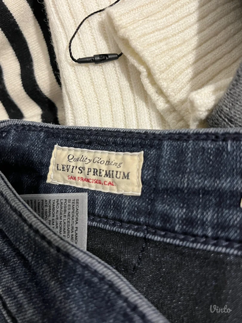 Levis 725 bootcut duboke