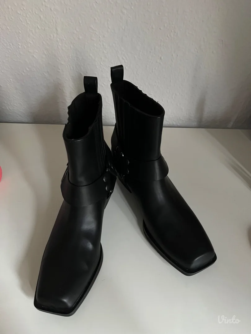 Pull&Bear čizme 41 NOVO