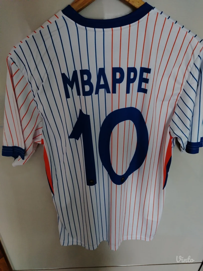 Dres fudbalske reprezentacije Francuske(Mbappe)