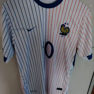Dres fudbalske reprezentacije Francuske(Mbappe)