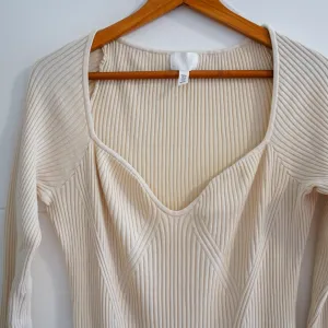 H&M haljina od rebrastog pletiva