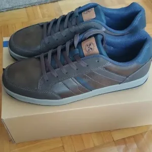 Muške Deichmann patike / Nove / Broj 43