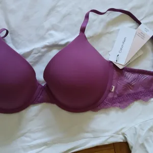 Calvin Klein Brushalter / 75D / NOV SA ETIKETOM + Poklon