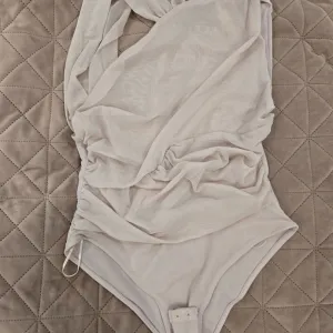 Zara novi bodi sa etiketom