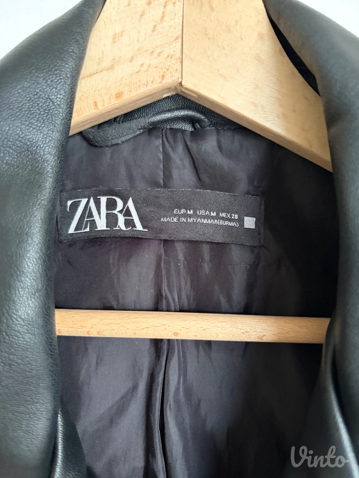 Zara kozna jakna