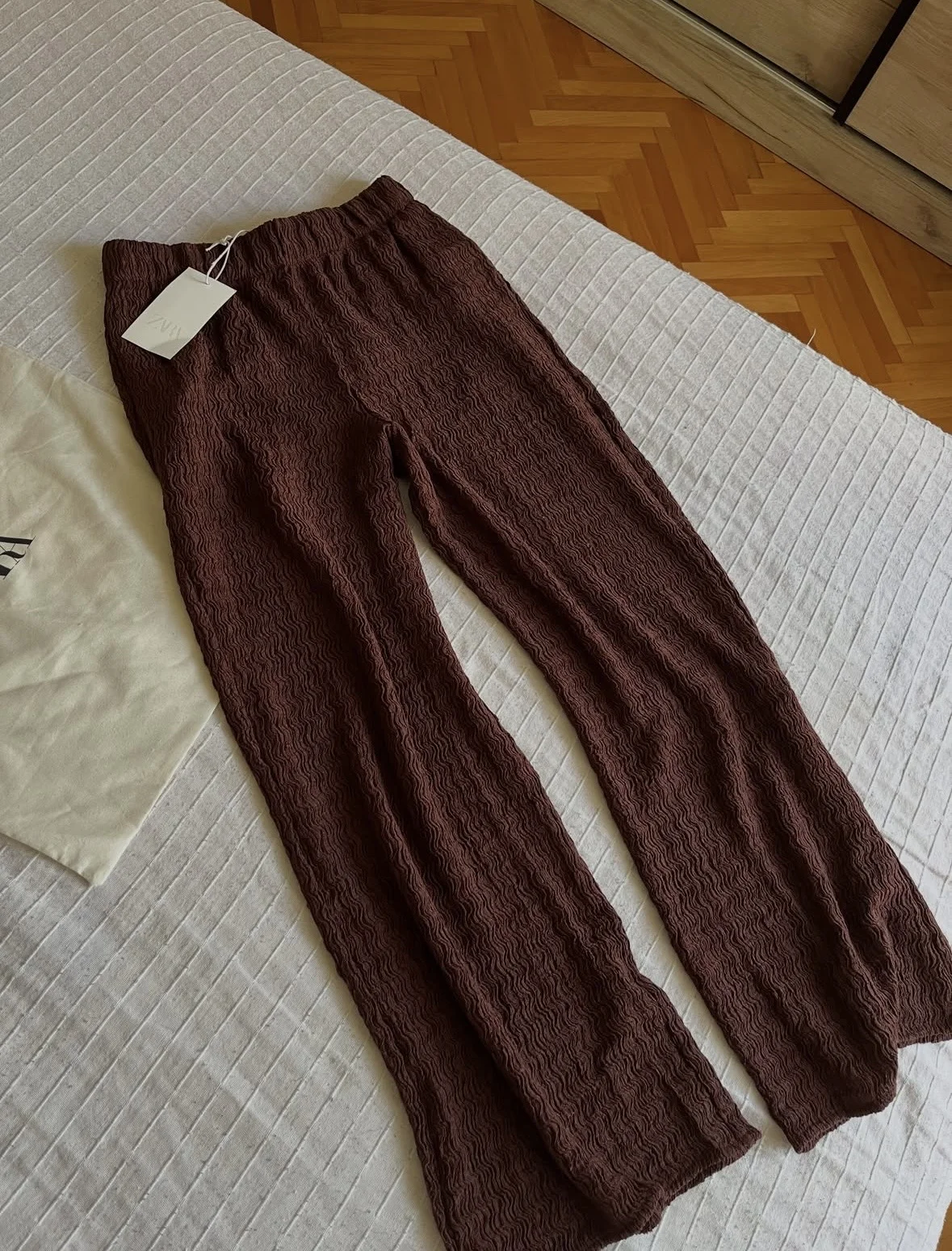 Zara pantalone-nove
