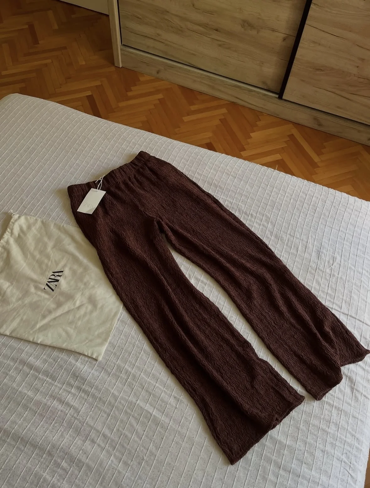 Zara pantalone-nove