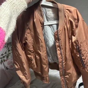 Pull bear bomber jakna