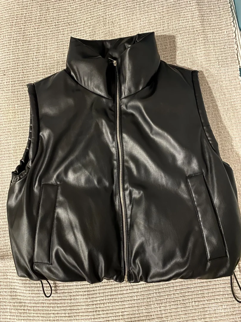 Bershka kozni prsluk