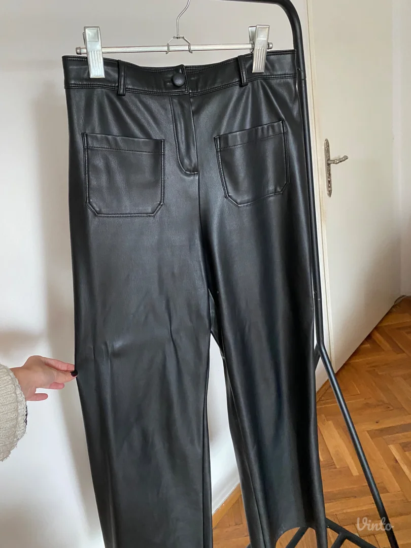 Crne kožne pantalone