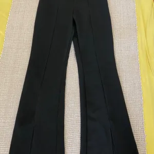 Koton crne pantalone