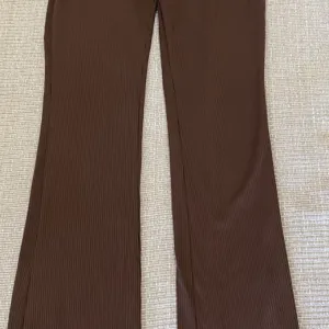 H&M rebraste helanke