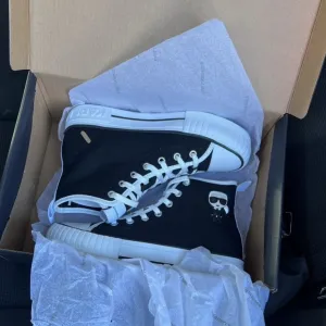 Karl Lagerfield patike