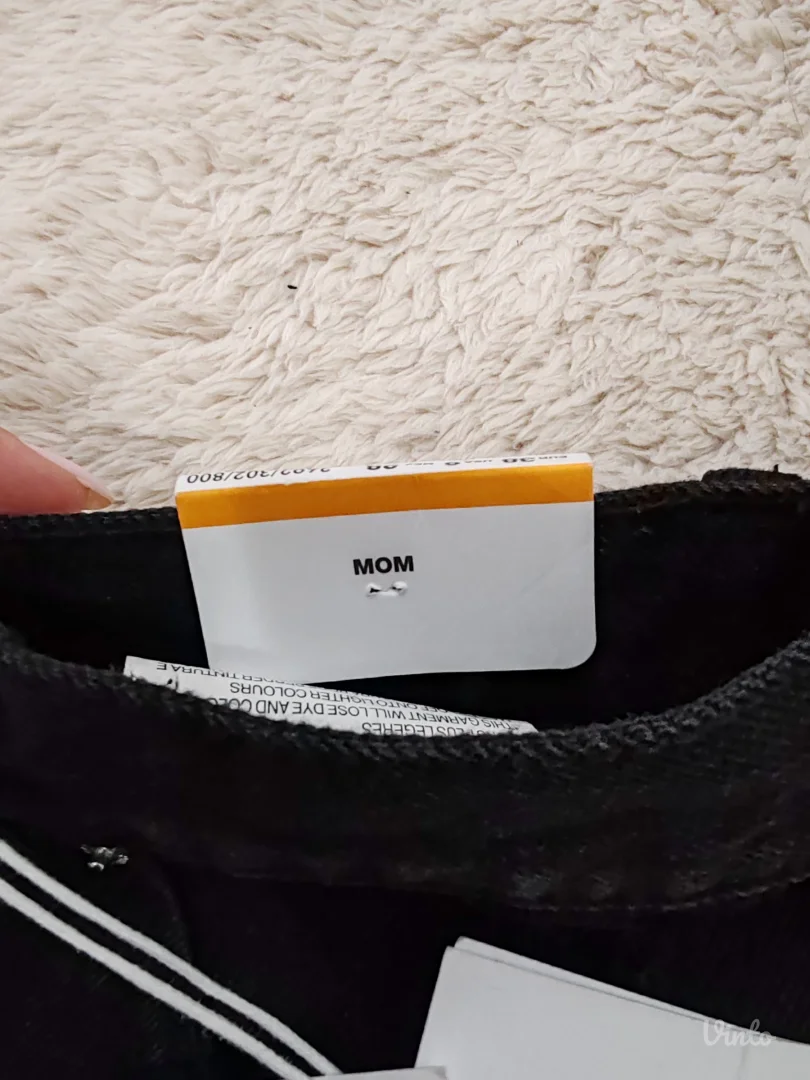 Novi sorts sa etiketom S/M