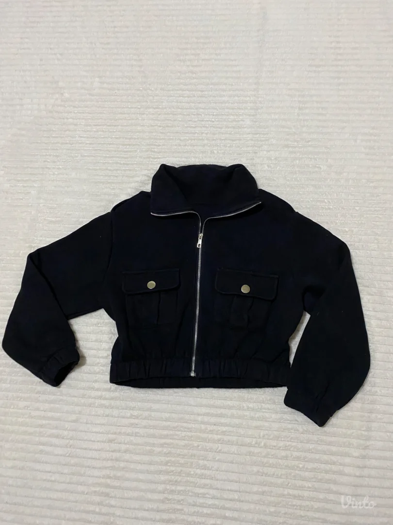 Crna ženska kratka jaknica