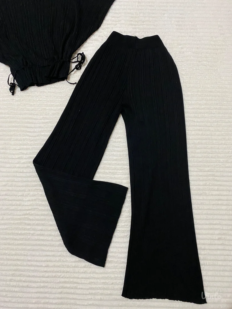 Crni komplet siroke pantalone