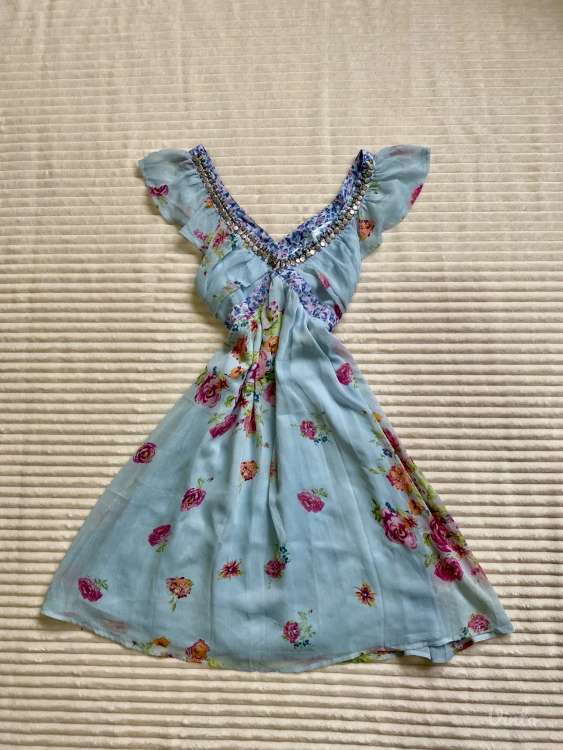 Plava cvetna haljina