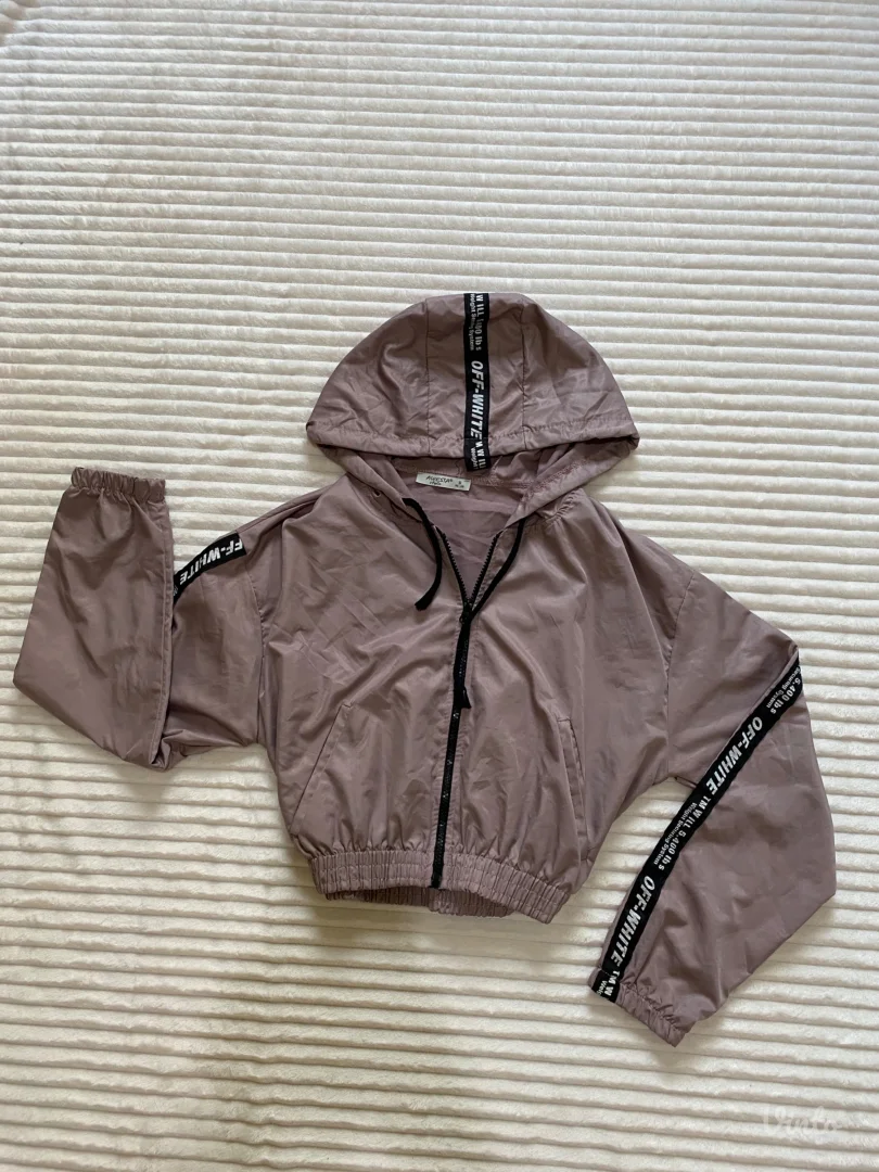 Off White jaknica suskava