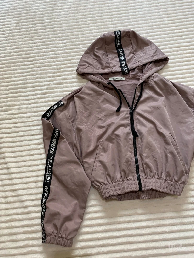 Off White jaknica suskava