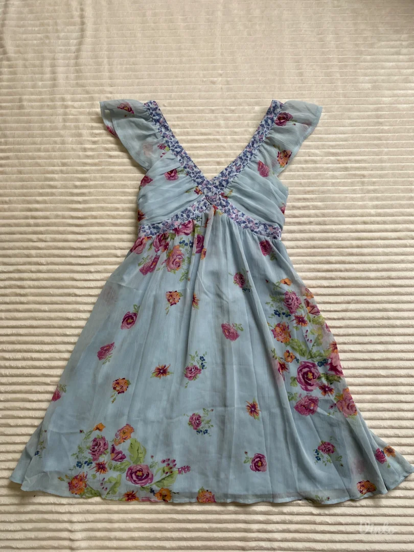 Plava cvetna haljina