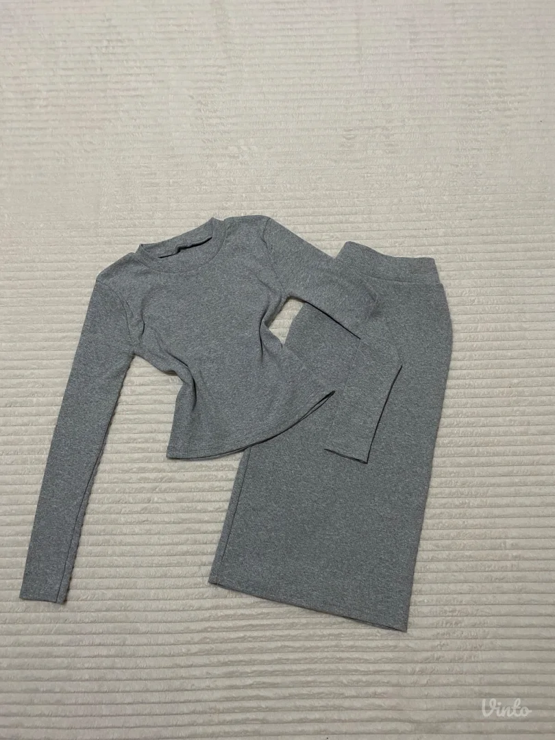 Rebrasti komplet suknja i bluza