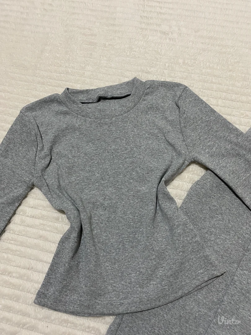 Rebrasti komplet suknja i bluza