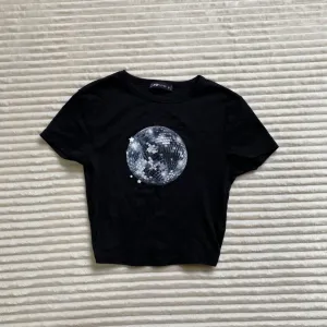 Fb sister crop majica