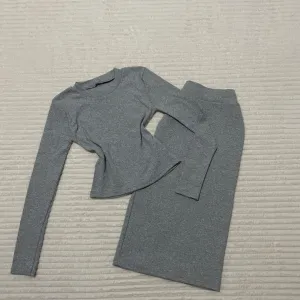 Rebrasti komplet suknja i bluza