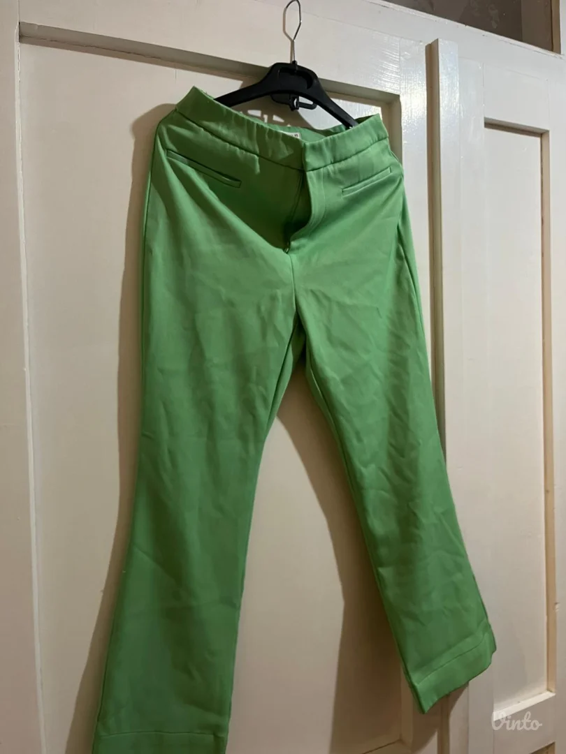 Pantalone zelene Sinsay