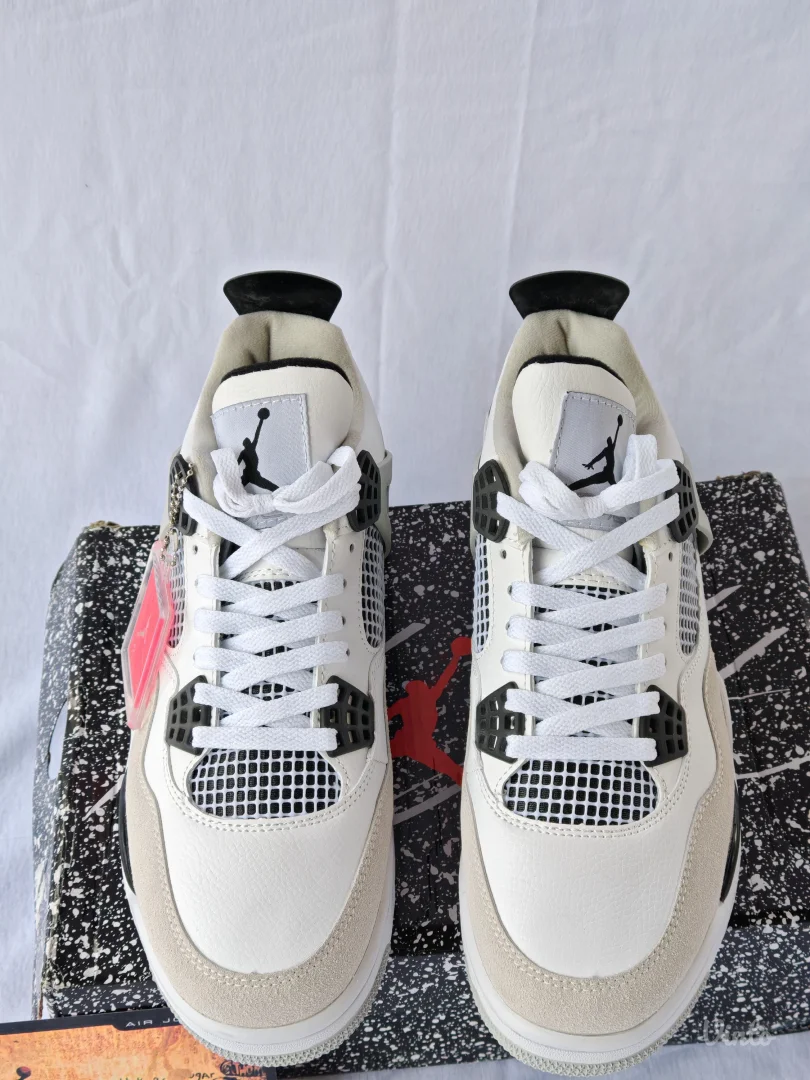 Nike Air Jordan 4 Oreo - 43